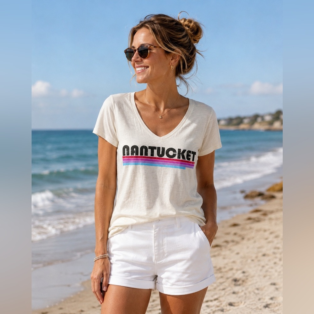 Nantucket V-neck, short sleeve T-shirt, cream color, good condition, size large